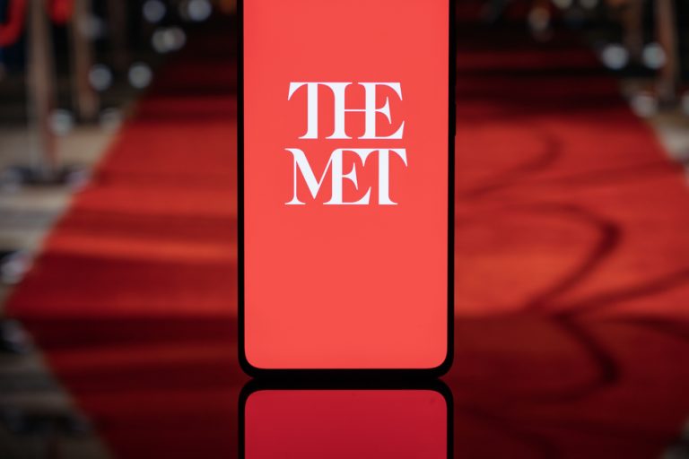Phone of Met Gala